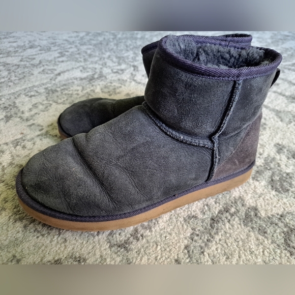 UGG Shoes - UGG Classic Mini Size 10